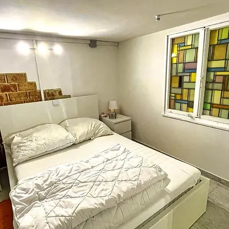 Gemuetliche Moeblierte Souterrain