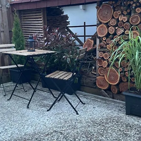 Gemuetliche Moeblierte Souterrain הנובר