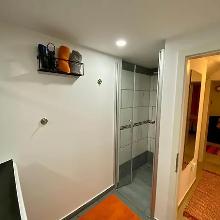 Gemuetliche Moeblierte Souterrain * Hanovre