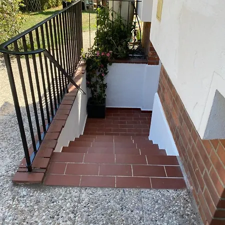 Apartman Gemuetliche Moeblierte Souterrain