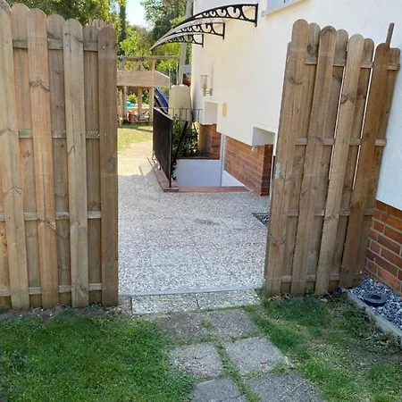 Apartman Gemuetliche Moeblierte Souterrain